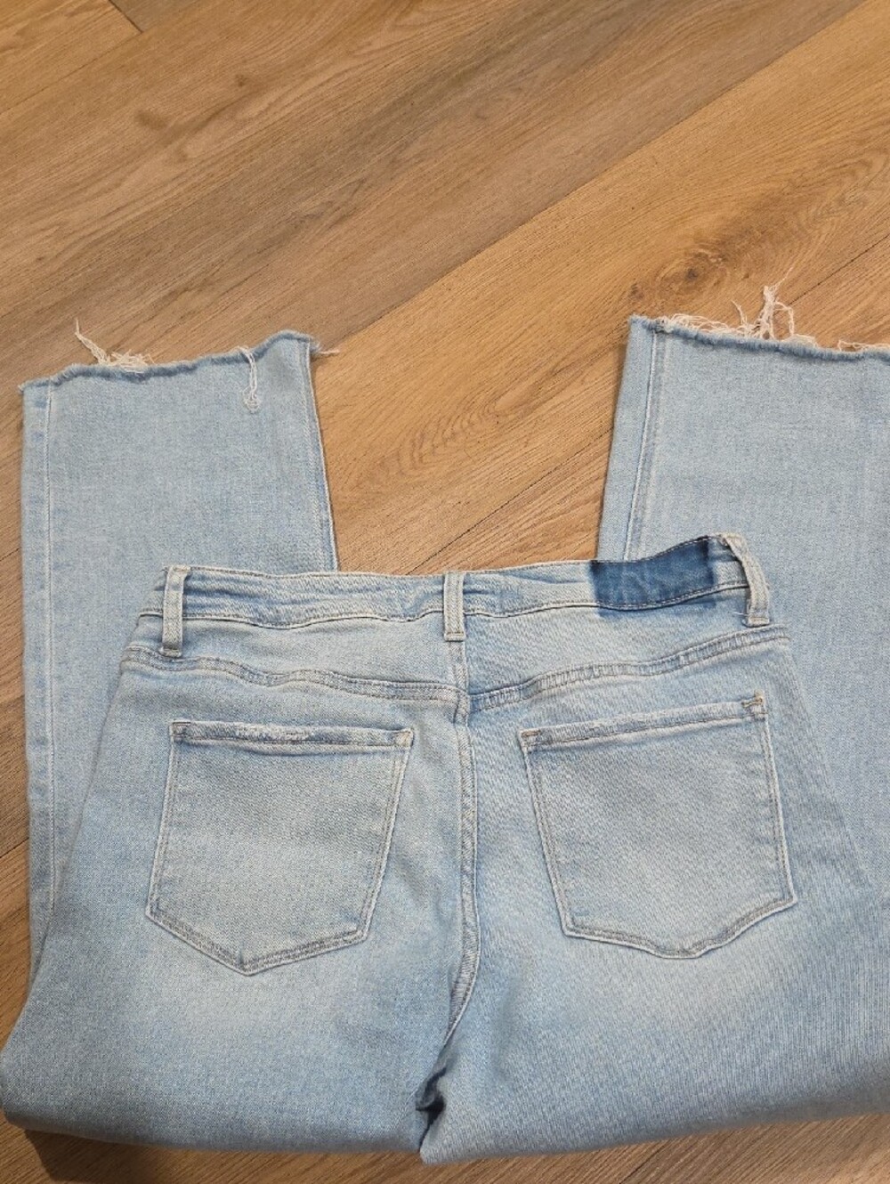 Women’s Light Blue Cropped Straight Jeans with Raw Hem - Picture 6 of 8